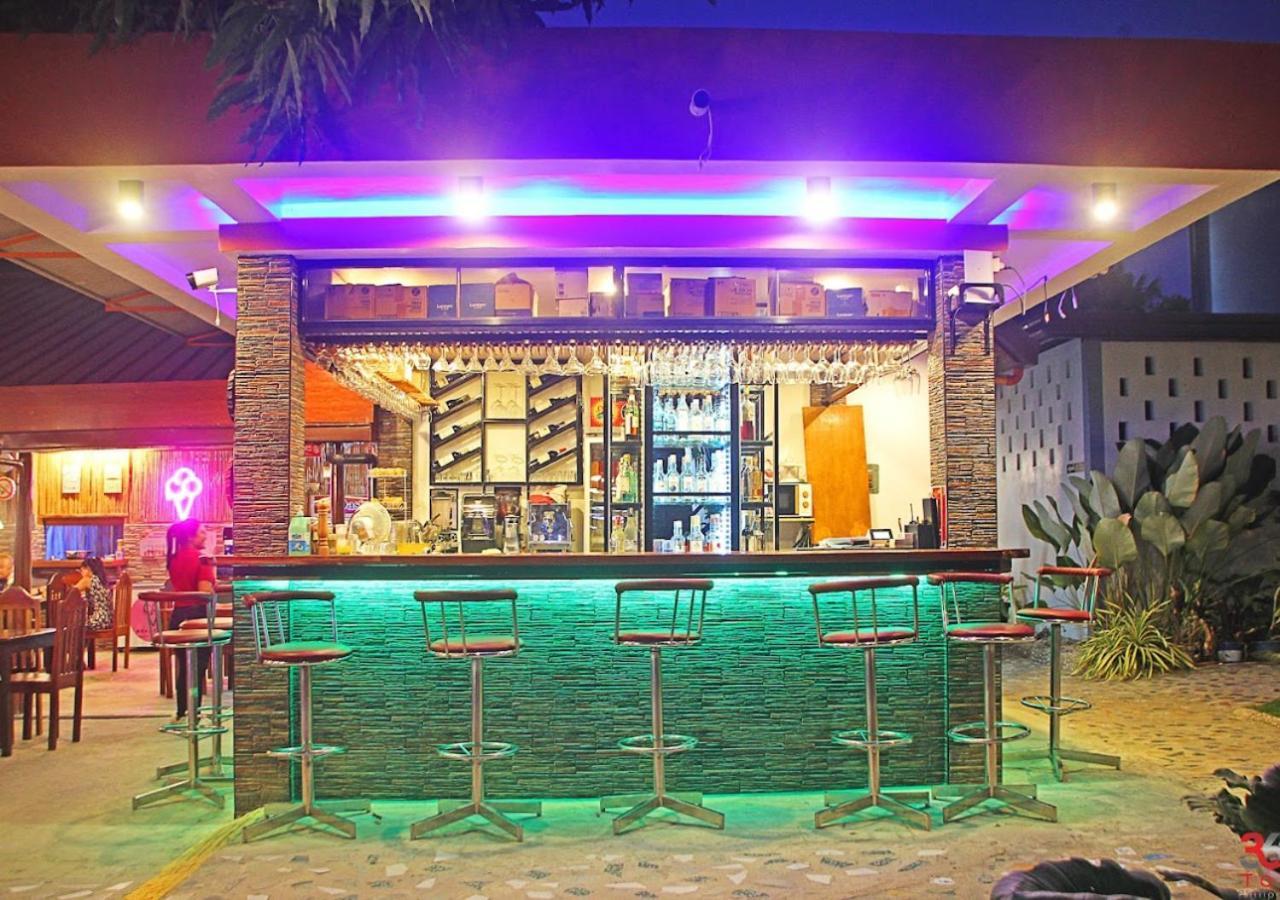 Hotel Oasis Port Barton San Vicente  Exterior foto